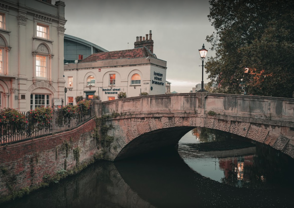 London Street Brasserie over the Kennet at dusk